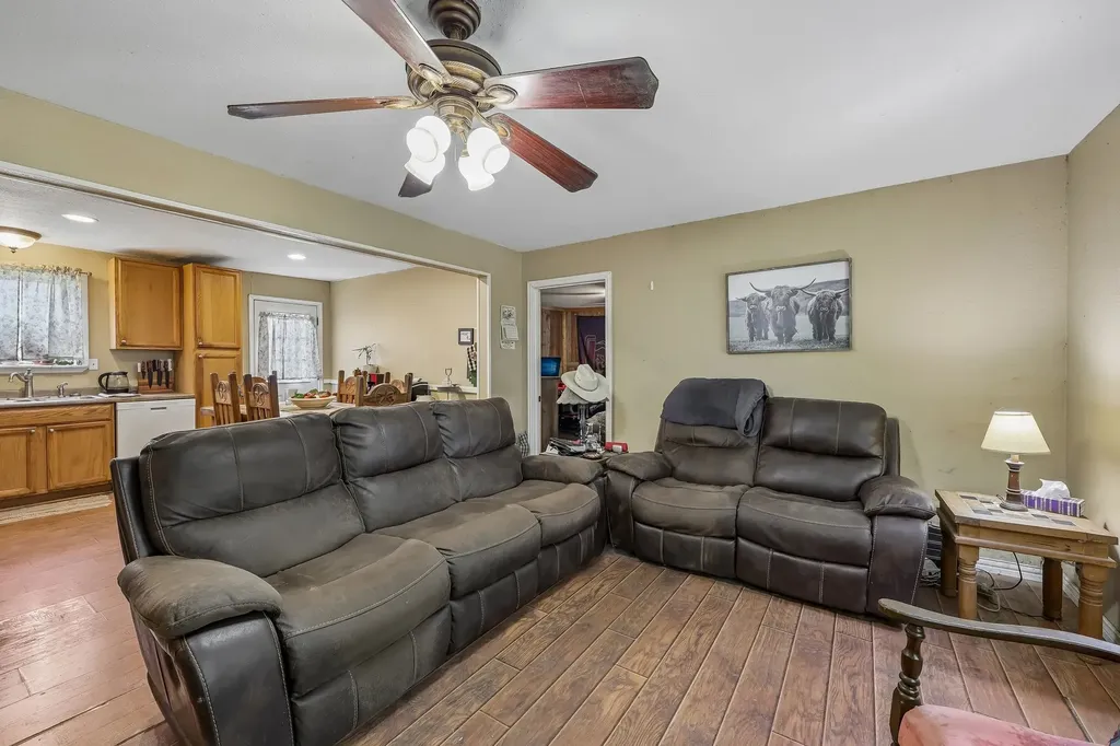 9490 County Road 443 Princeton TX 75407
