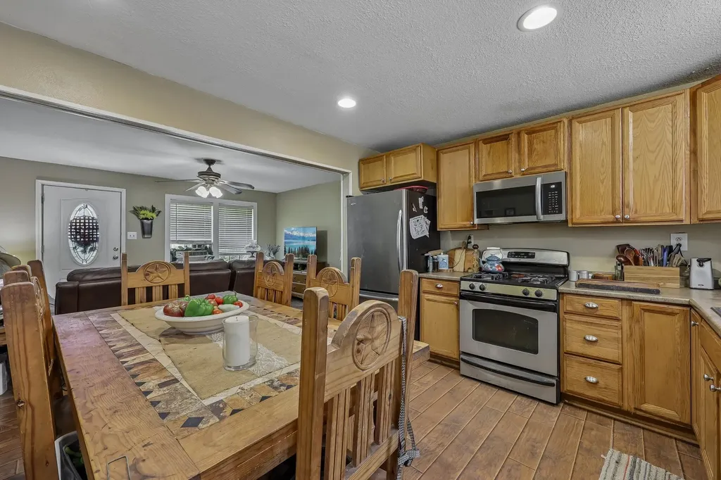 9490 County Road 443 Princeton TX 75407