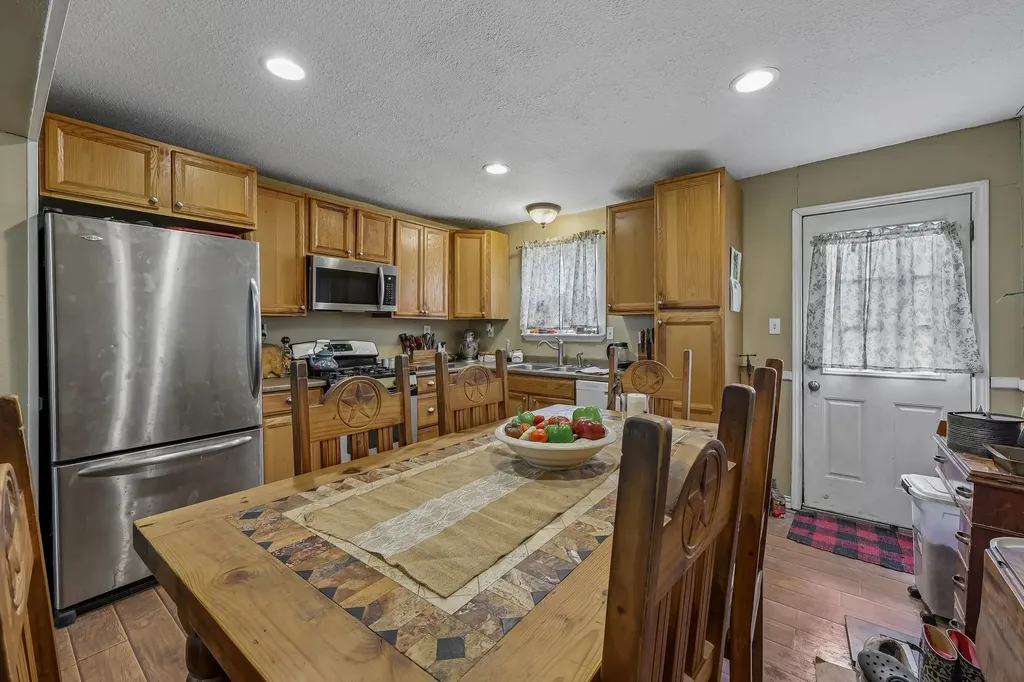 9490 County Road 443 Princeton TX 75407