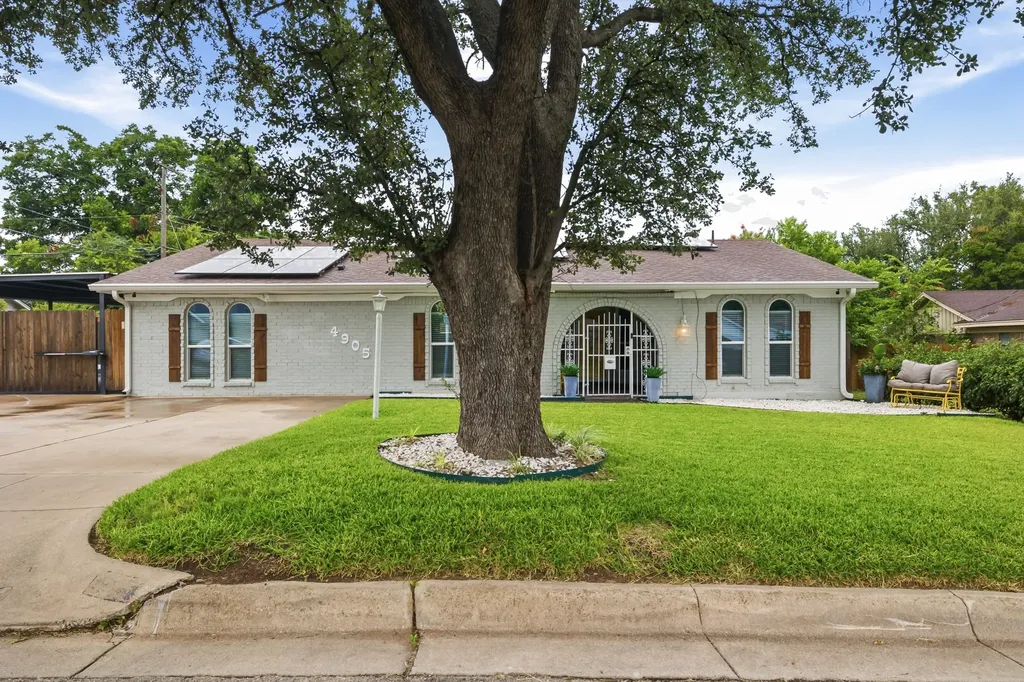 4905 Emerald Lake Drive Fort Worth TX 76103