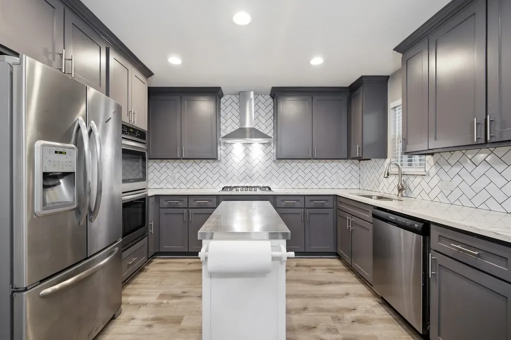 4905 Emerald Lake Drive Fort Worth TX 76103