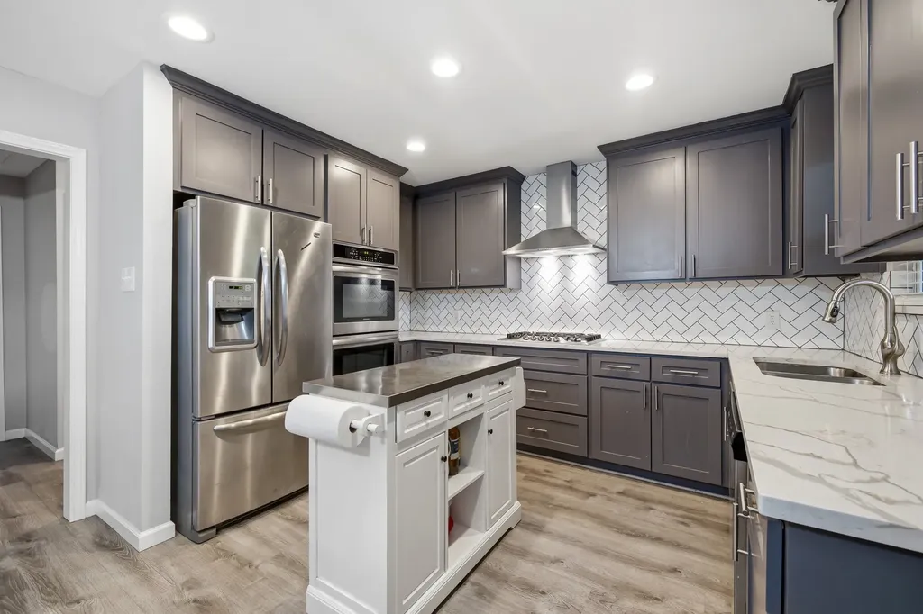 4905 Emerald Lake Drive Fort Worth TX 76103