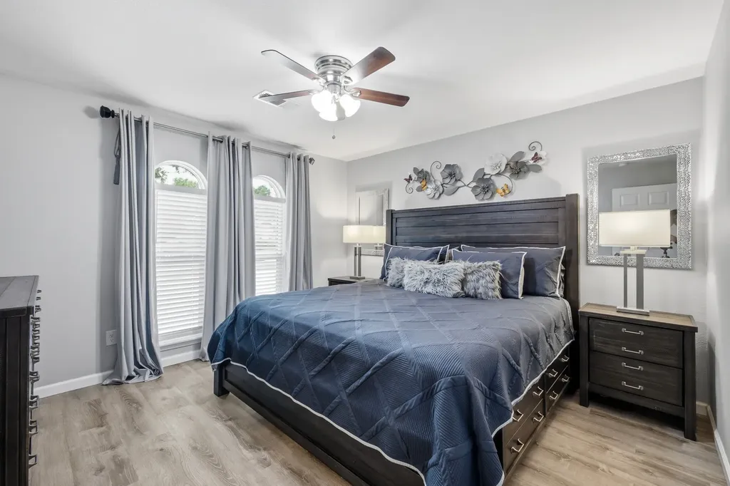 4905 Emerald Lake Drive Fort Worth TX 76103