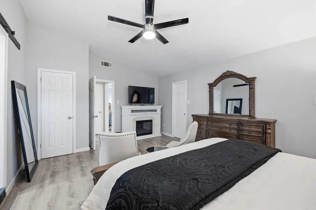 4905 Emerald Lake Drive Fort Worth TX 76103