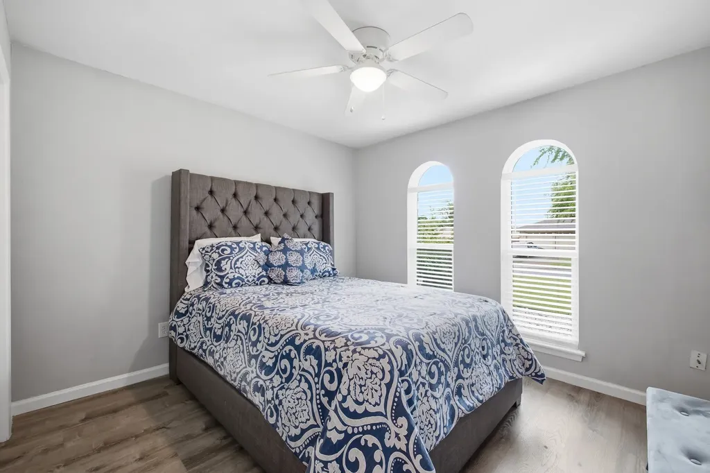 4905 Emerald Lake Drive Fort Worth TX 76103