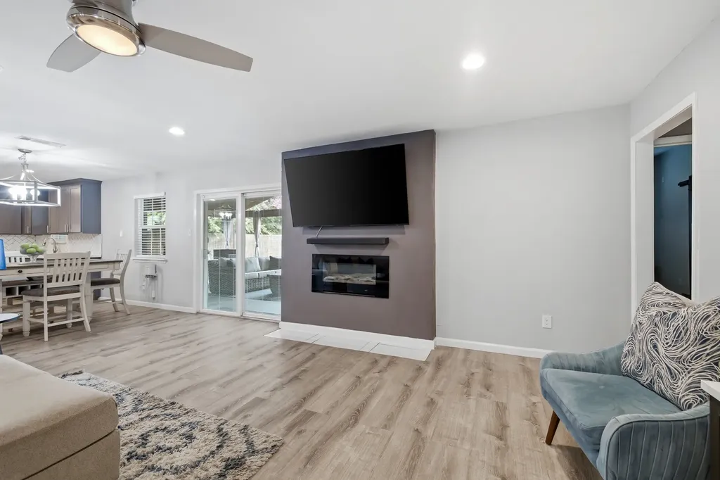 4905 Emerald Lake Drive Fort Worth TX 76103