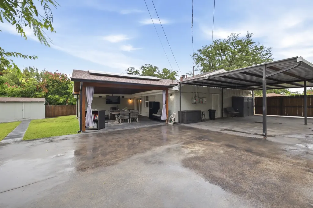 4905 Emerald Lake Drive Fort Worth TX 76103