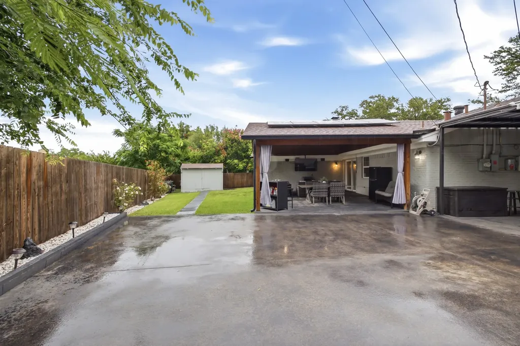 4905 Emerald Lake Drive Fort Worth TX 76103