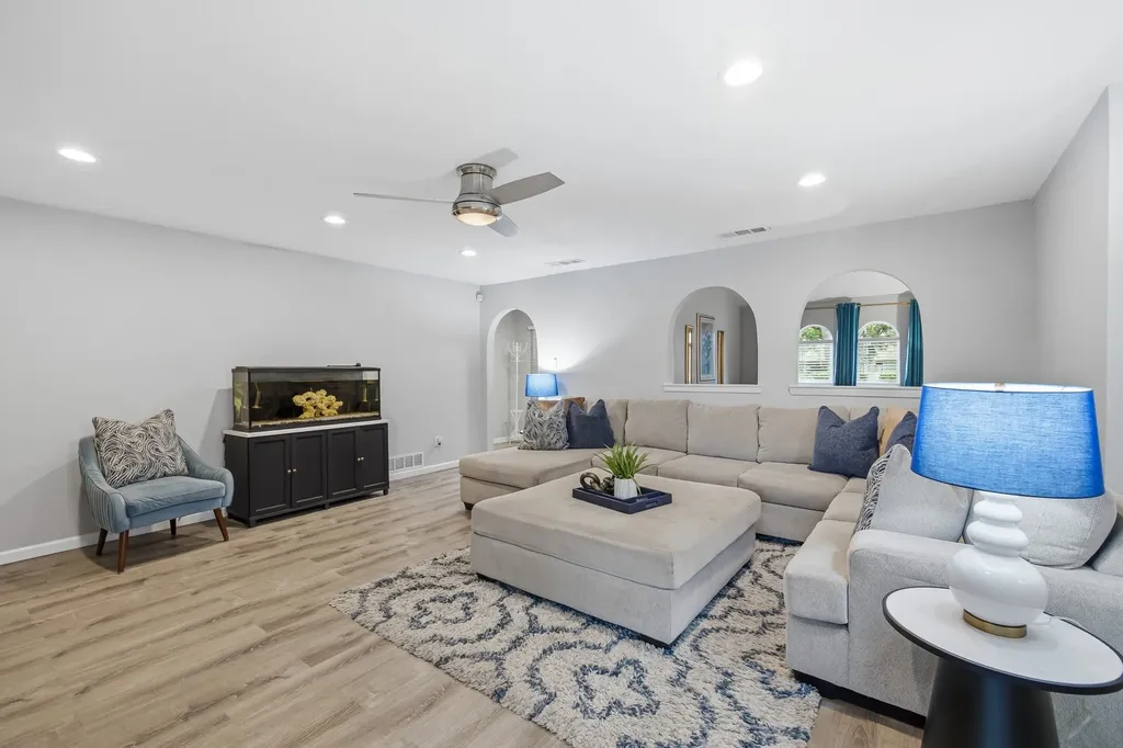 4905 Emerald Lake Drive Fort Worth TX 76103