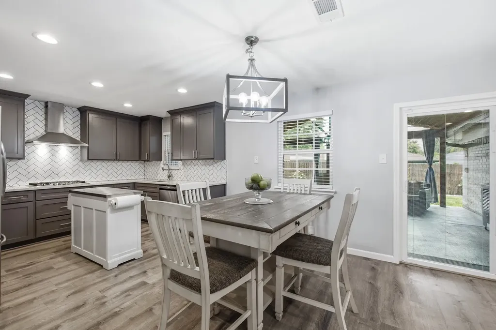 4905 Emerald Lake Drive Fort Worth TX 76103