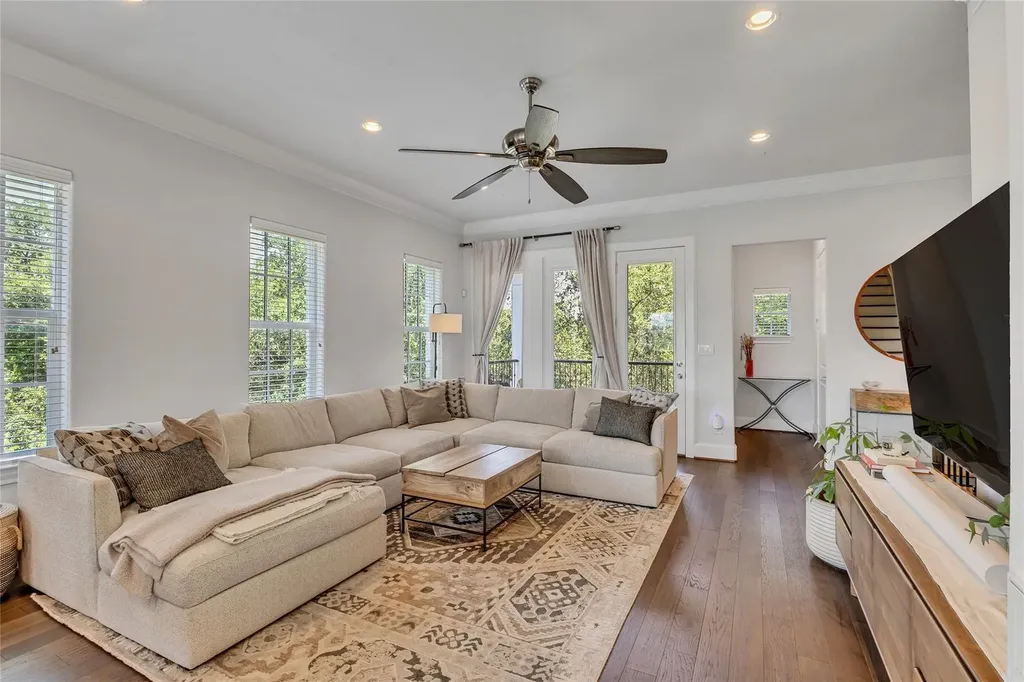 7333 Valley View Lane Dallas TX 75240