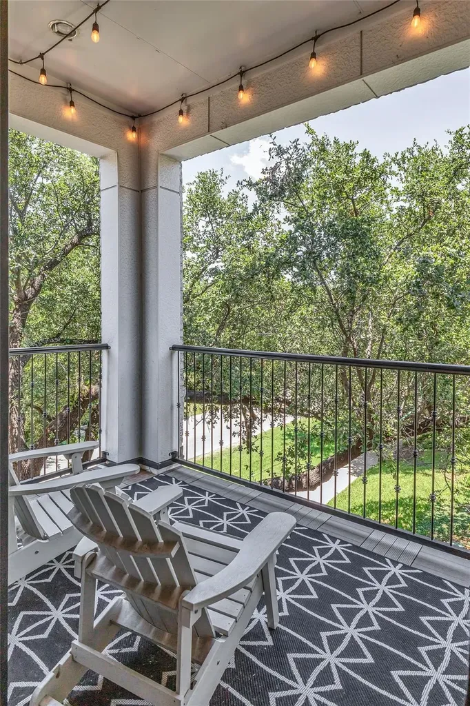 7333 Valley View Lane Dallas TX 75240