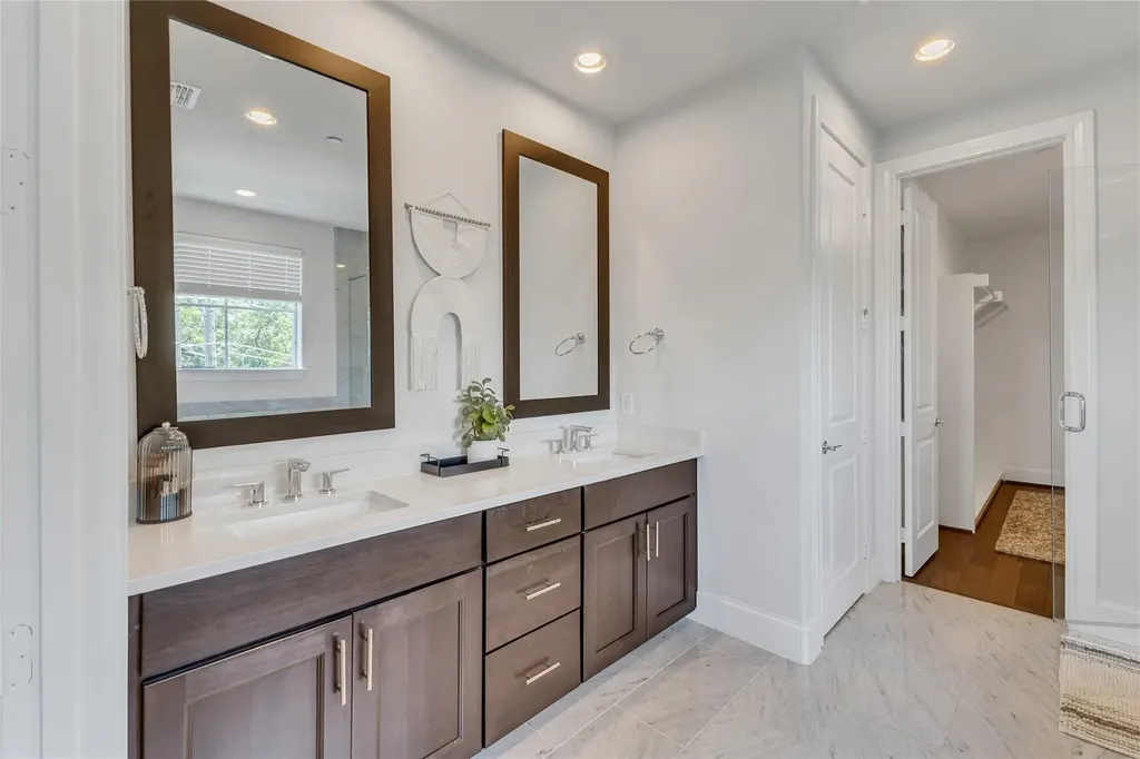 7333 Valley View Lane Dallas TX 75240