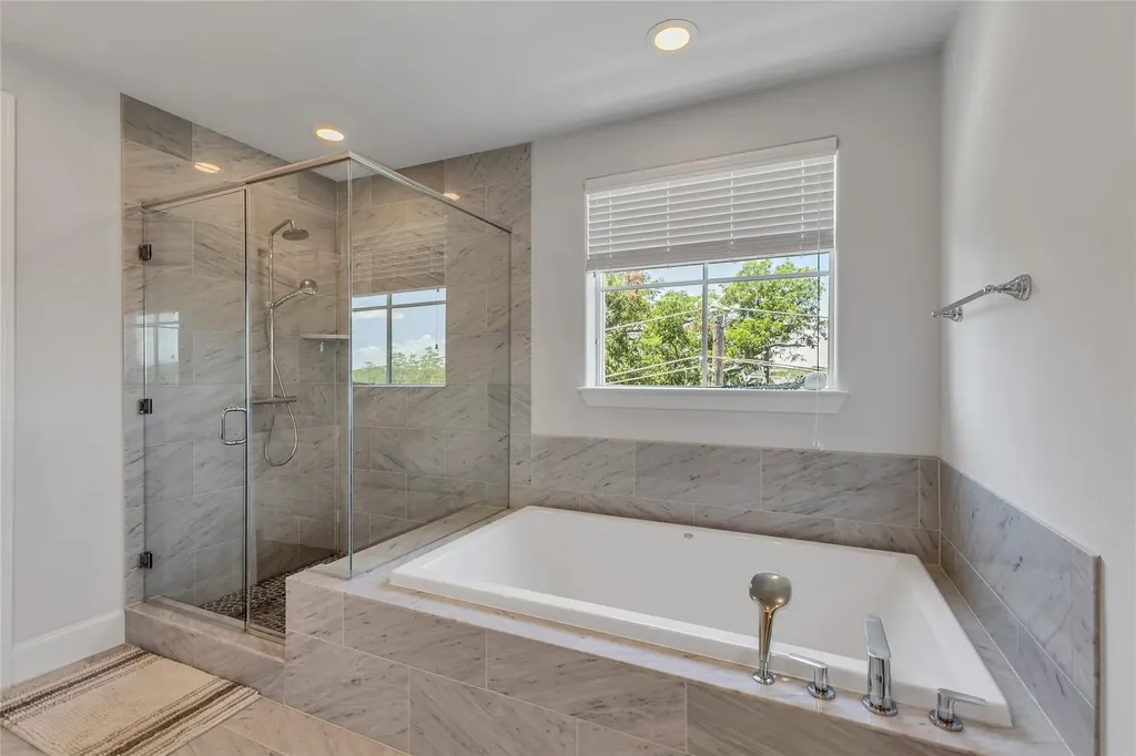 7333 Valley View Lane Dallas TX 75240