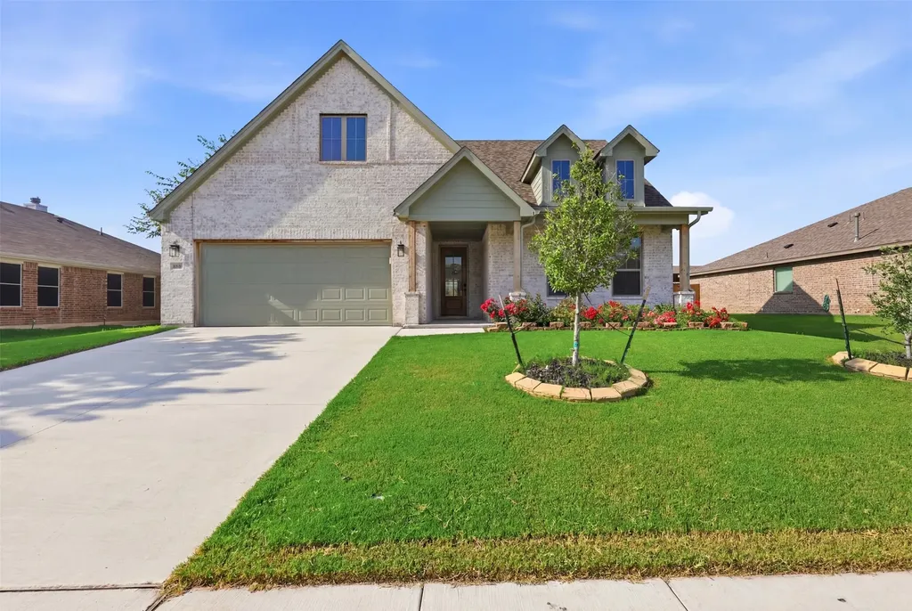 625 Mooney Drive Saginaw TX 76179