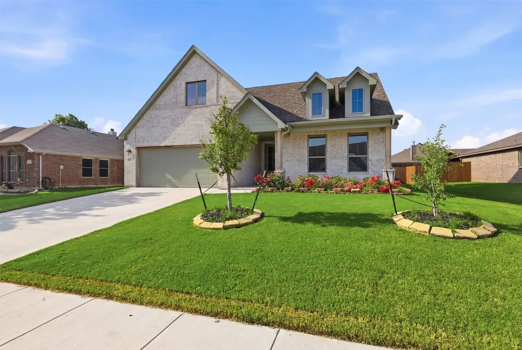 625 Mooney Drive Saginaw TX 76179
