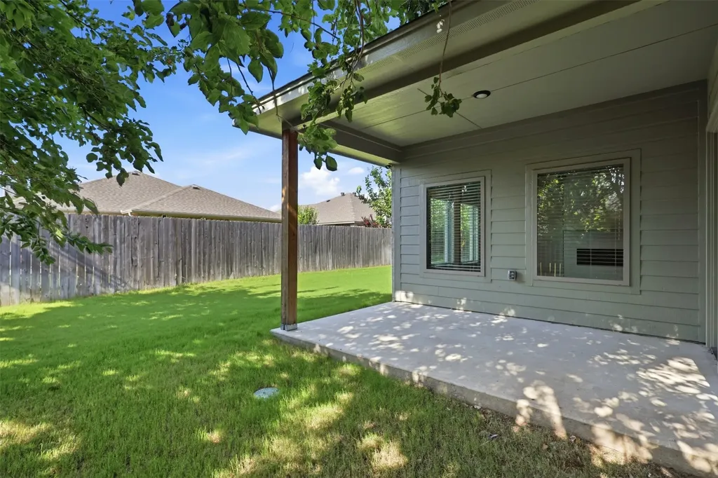 625 Mooney Drive Saginaw TX 76179