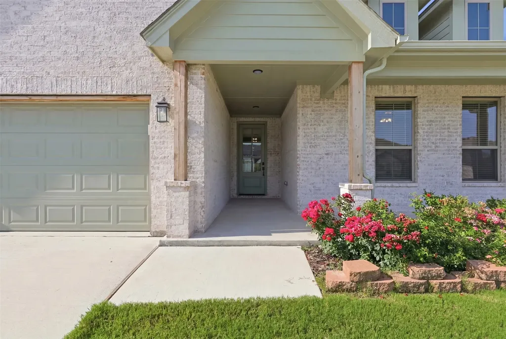 625 Mooney Drive Saginaw TX 76179