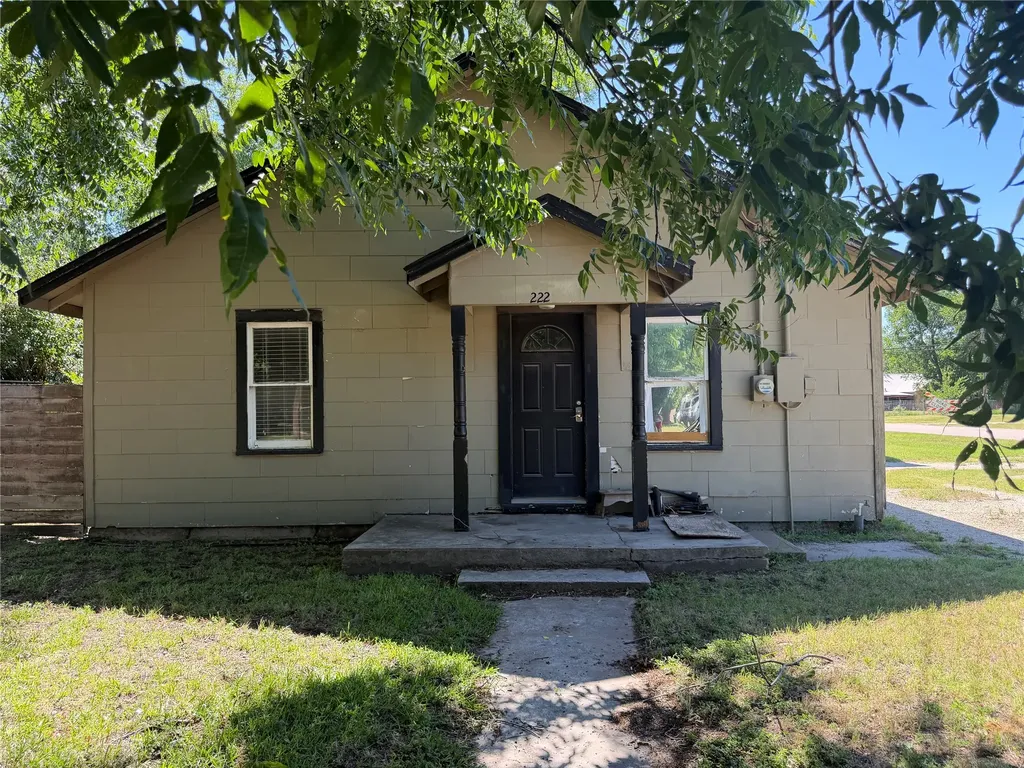 222 Cherry Street Clyde TX 79510