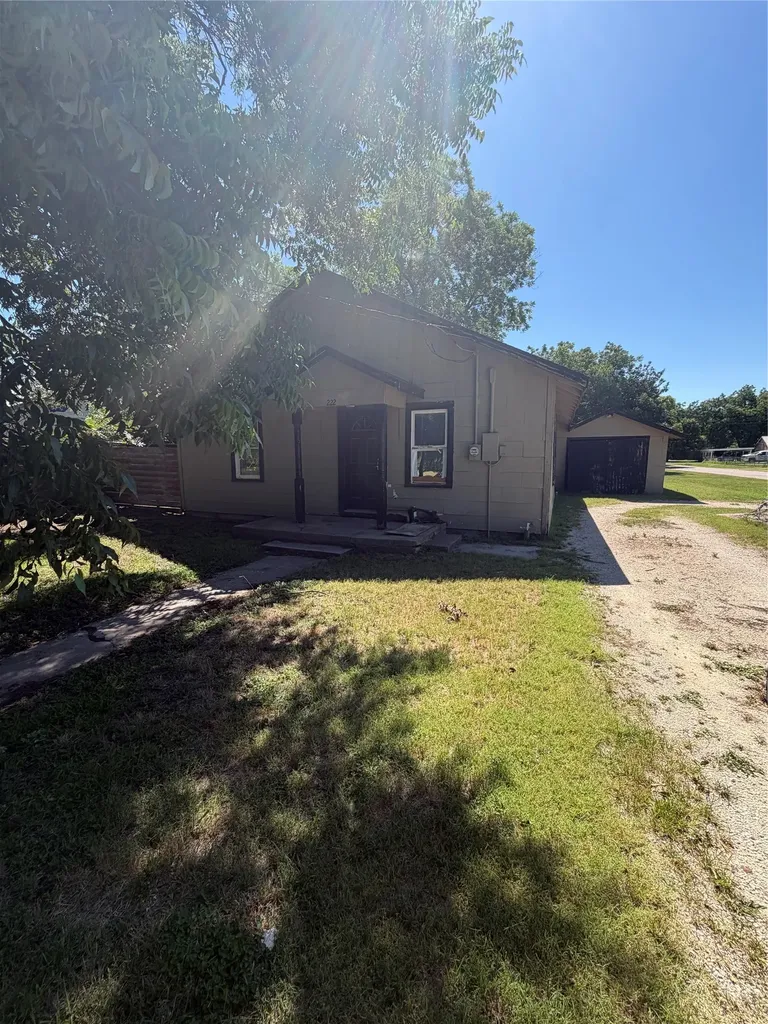 222 Cherry Street Clyde TX 79510