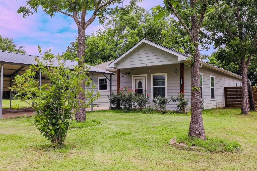 1000 N Spring Street Grand Saline TX 75140
