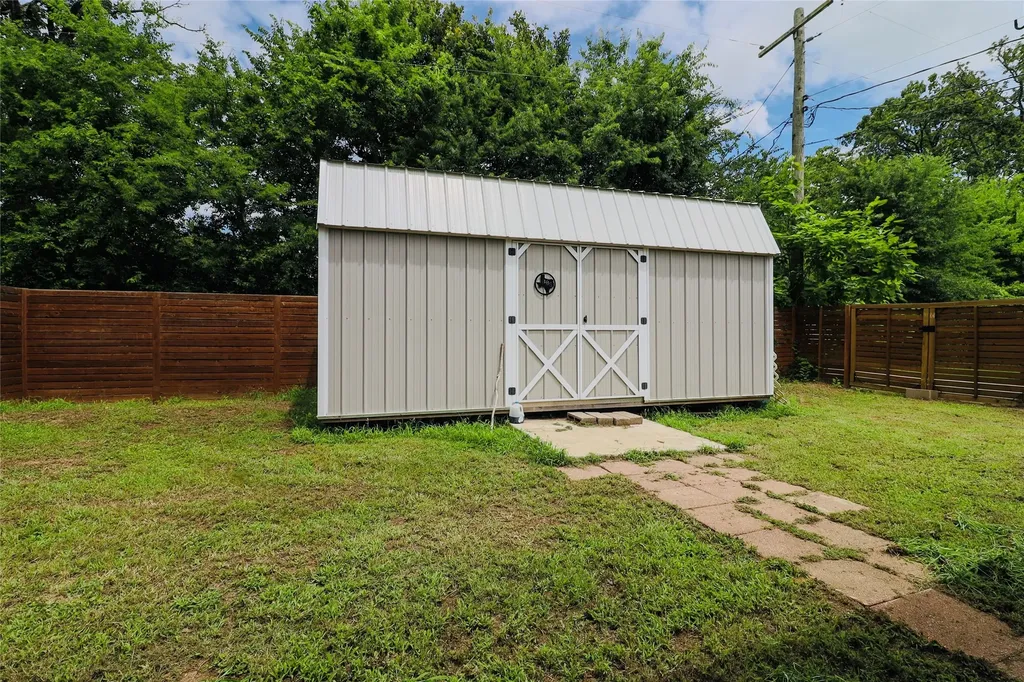 1000 N Spring Street Grand Saline TX 75140