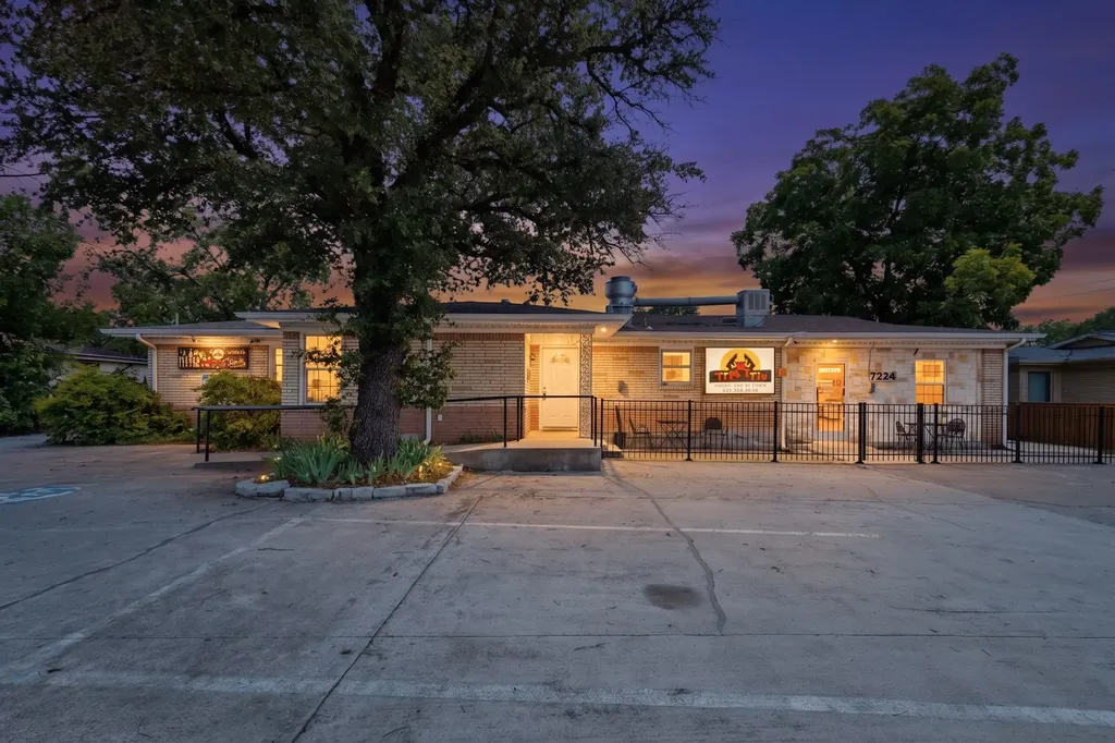 7224 Glenview Drive Richland Hills TX 76180