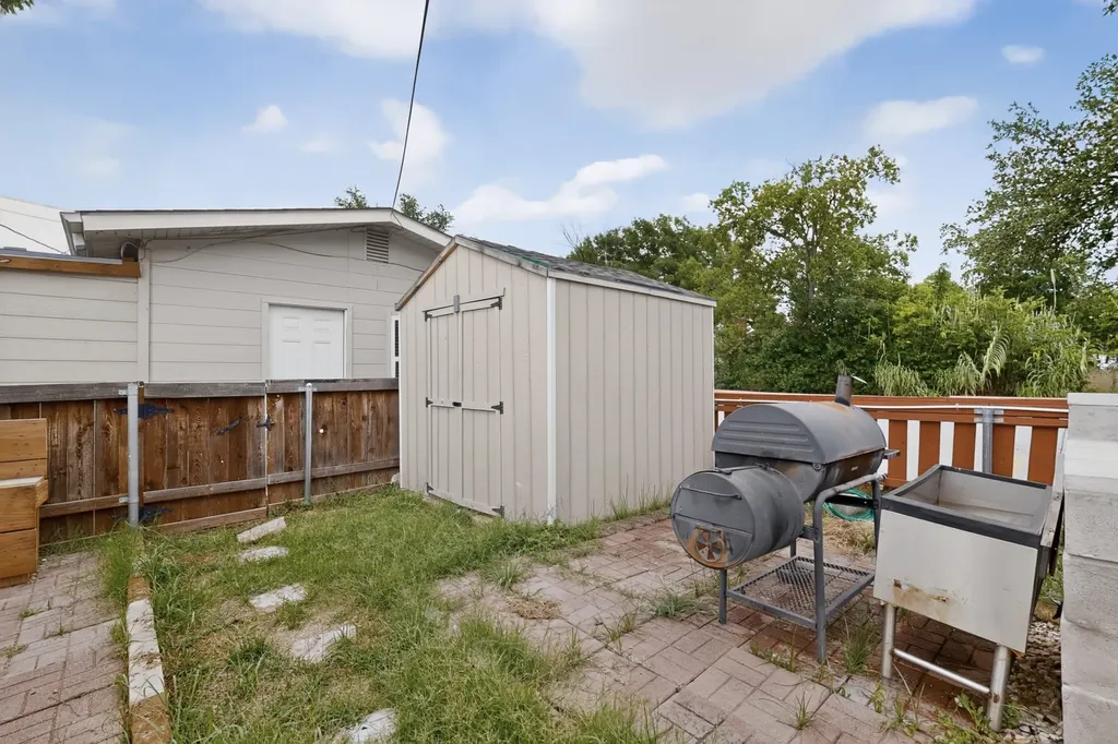 7224 Glenview Drive Richland Hills TX 76180