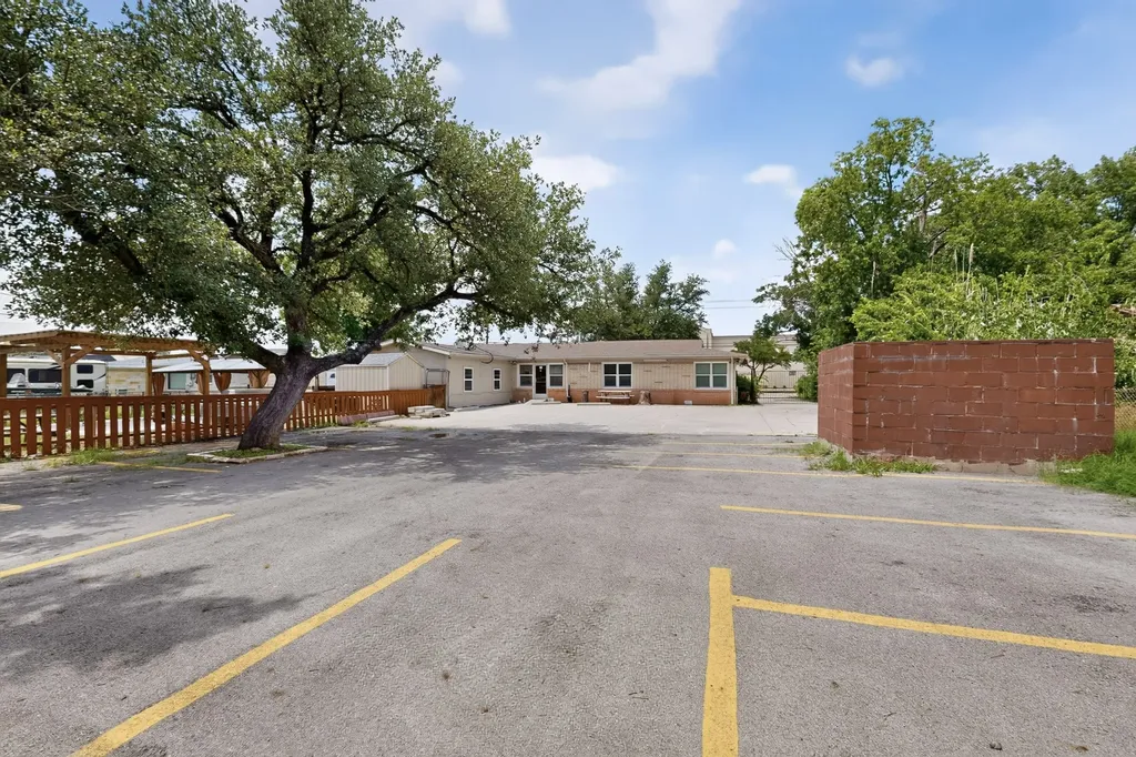 7224 Glenview Drive Richland Hills TX 76180