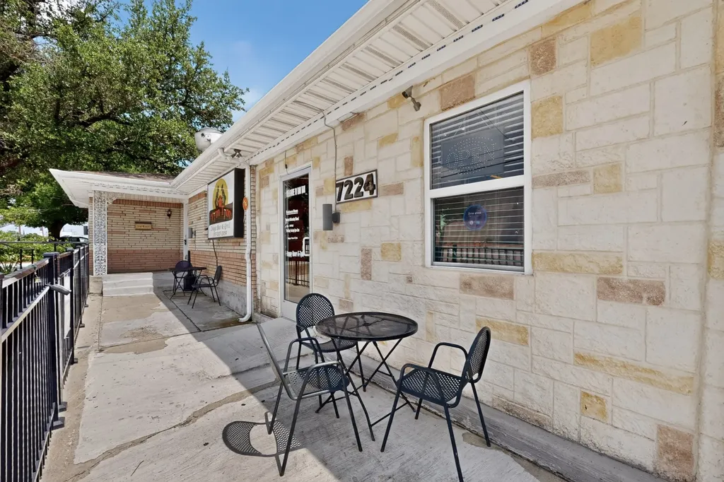 7224 Glenview Drive Richland Hills TX 76180
