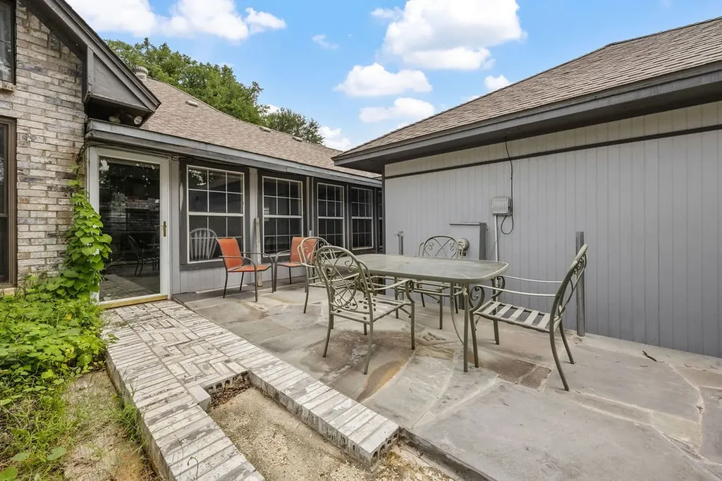 8724 Racquet Club Drive Fort Worth TX 76120