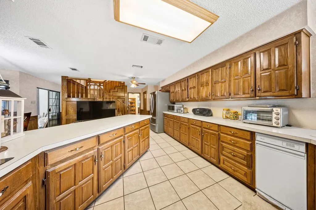 8724 Racquet Club Drive Fort Worth TX 76120