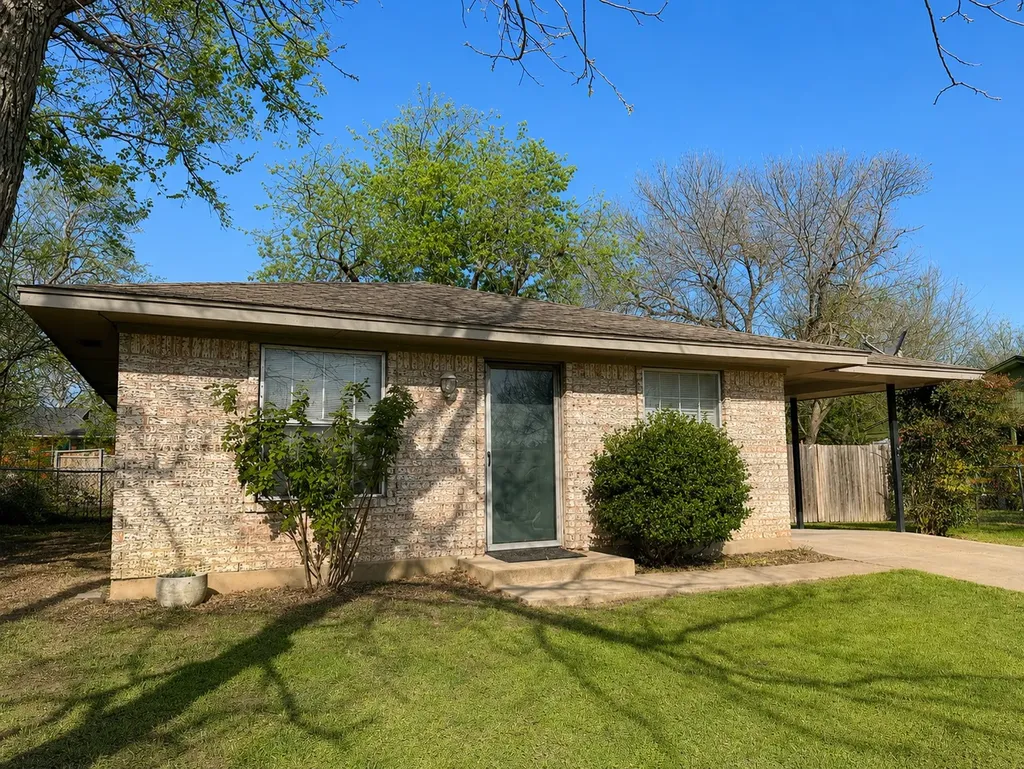 915 N 7th Street Sanger TX 76266