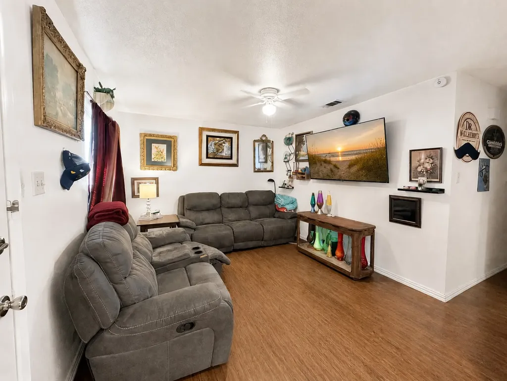 915 N 7th Street Sanger TX 76266