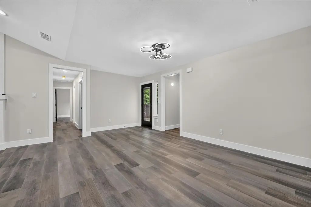 426 Goodyear Street Irving TX 75062