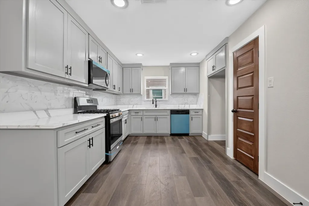 426 Goodyear Street Irving TX 75062