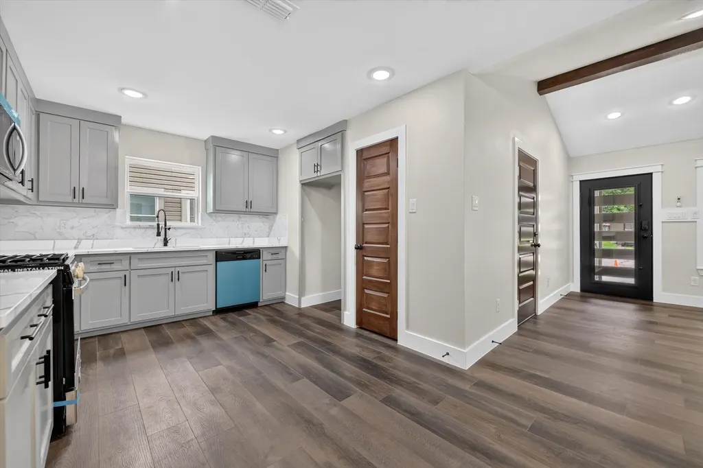 426 Goodyear Street Irving TX 75062