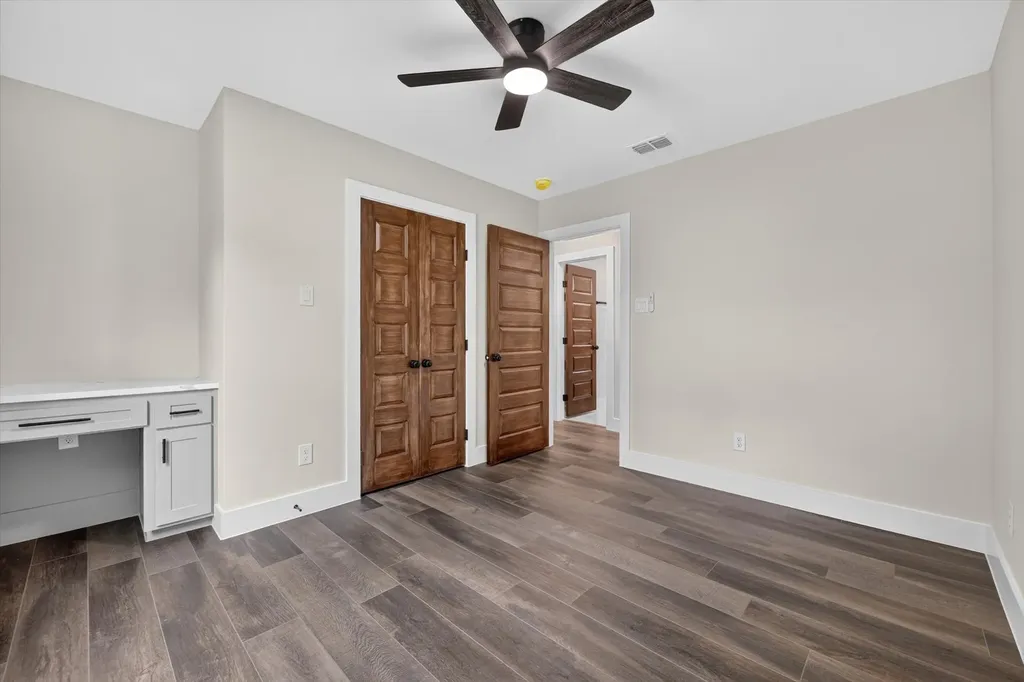 426 Goodyear Street Irving TX 75062