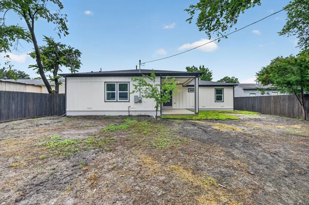426 Goodyear Street Irving TX 75062