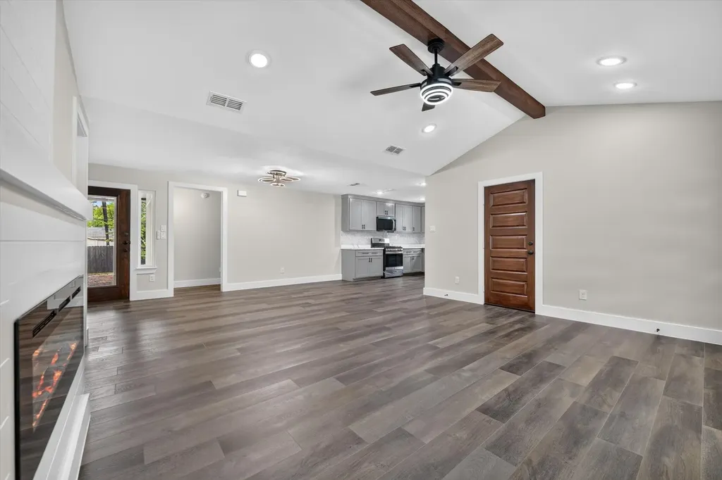 426 Goodyear Street Irving TX 75062