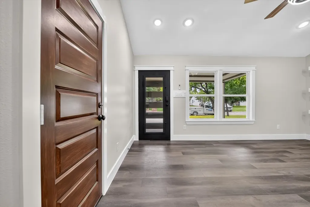 426 Goodyear Street Irving TX 75062