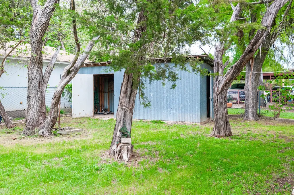 137 Center Loop Whitney TX 76692