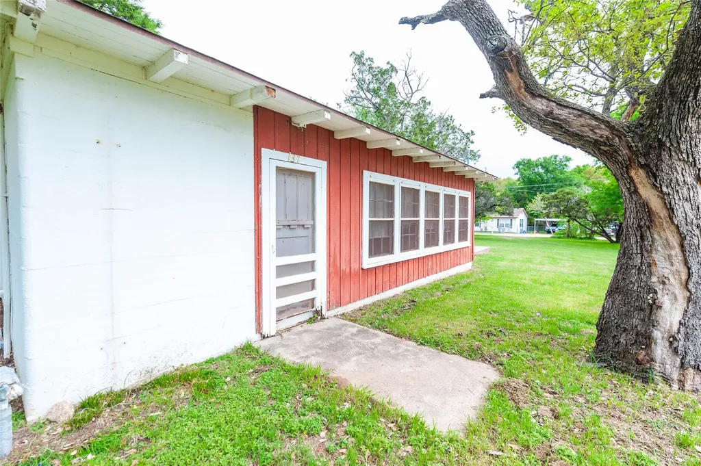 137 Center Loop Whitney TX 76692
