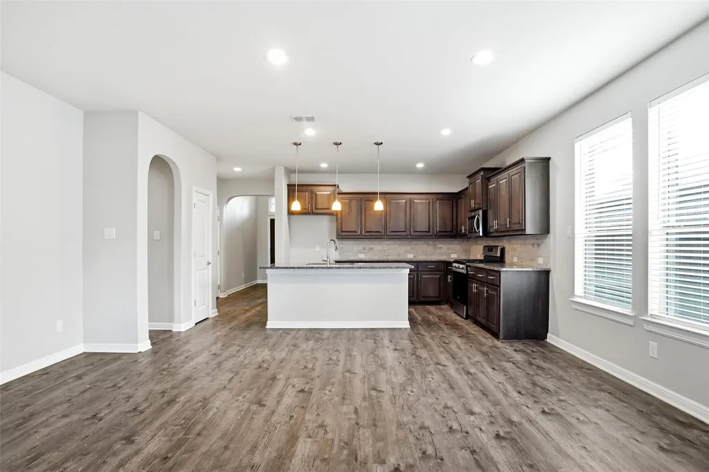 525 Lindisfarne Lane Saginaw TX 76131