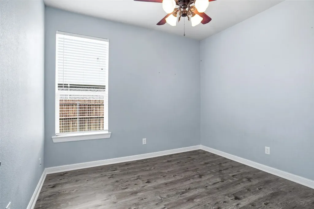 525 Lindisfarne Lane Saginaw TX 76131
