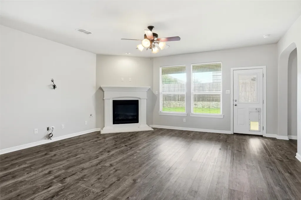 525 Lindisfarne Lane Saginaw TX 76131