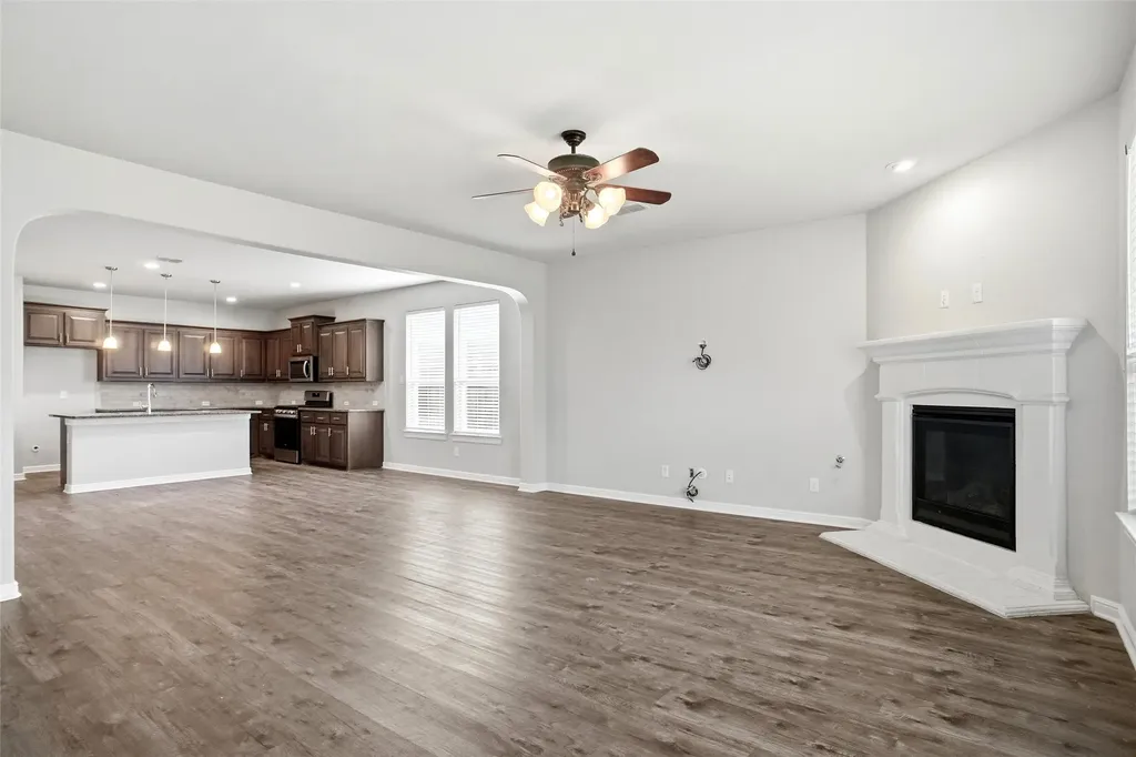 525 Lindisfarne Lane Saginaw TX 76131