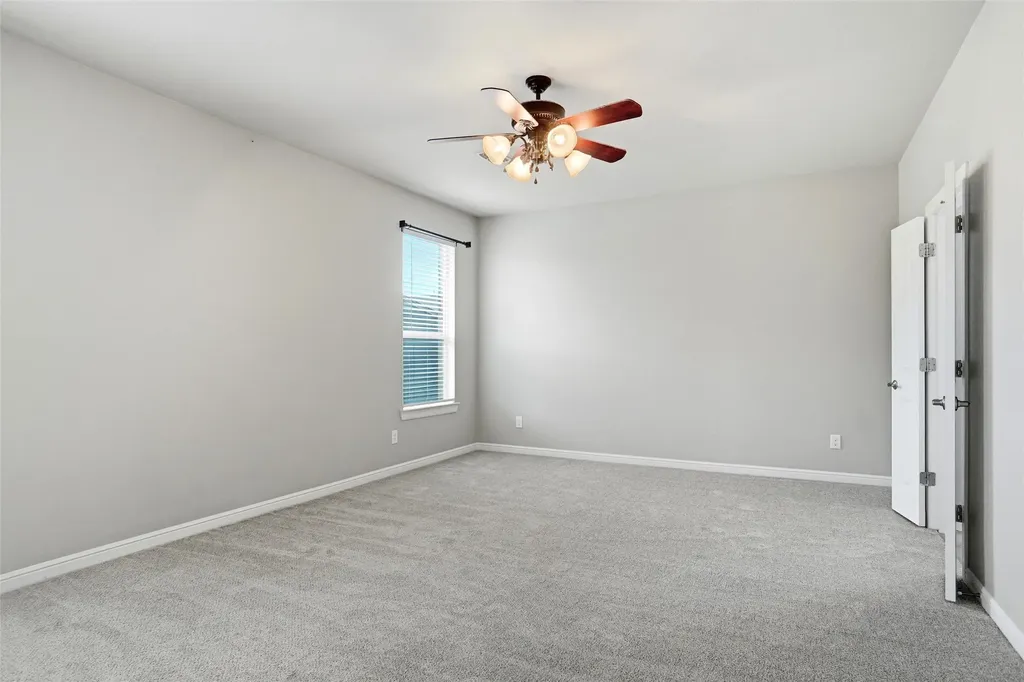 525 Lindisfarne Lane Saginaw TX 76131