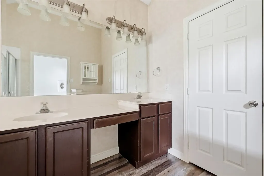 800 Tablerock Way Lewisville TX 75077
