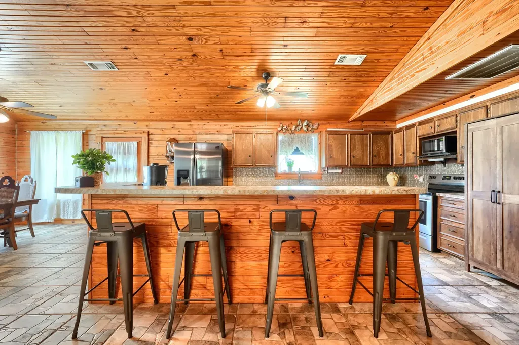 625 County Road 4735 Cumby TX 75433